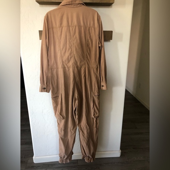 Vintage Tan Corduroy Long sleeve Jumpsuit, Cargo style & ruffle hem•••Jeanology - Picture 3 of 15